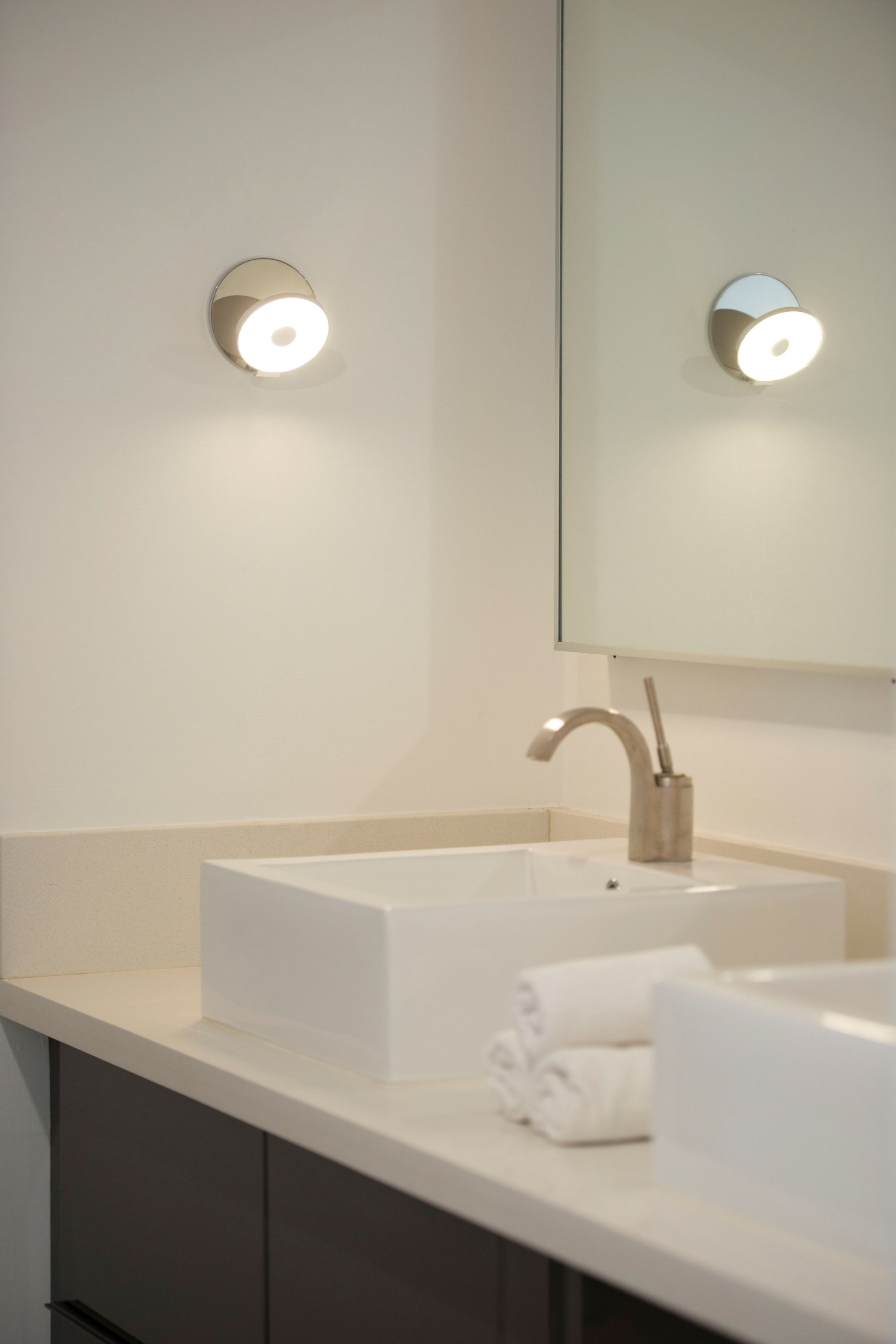 koncept Gravy Wall Sconce