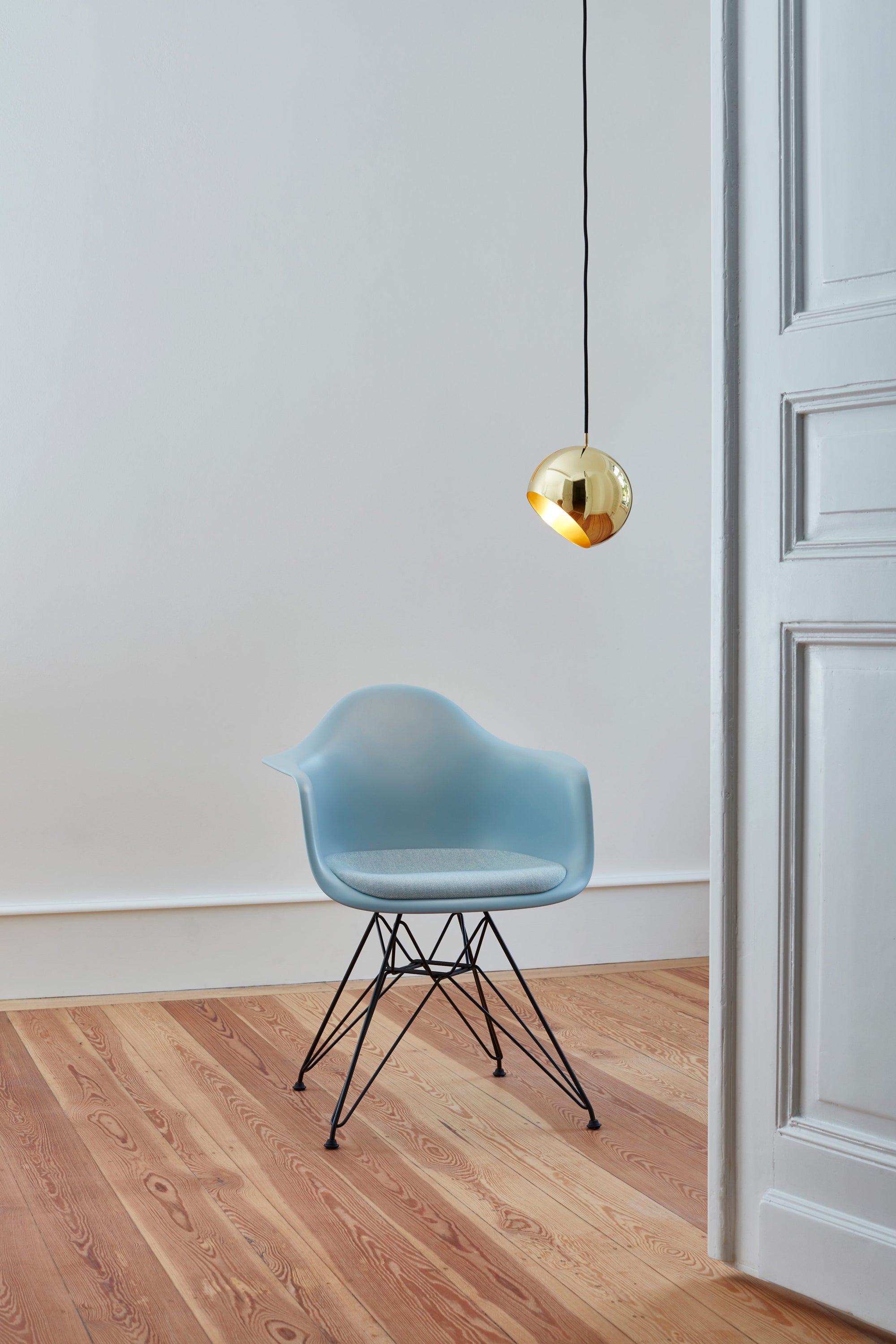 NYTA Tilt Globe