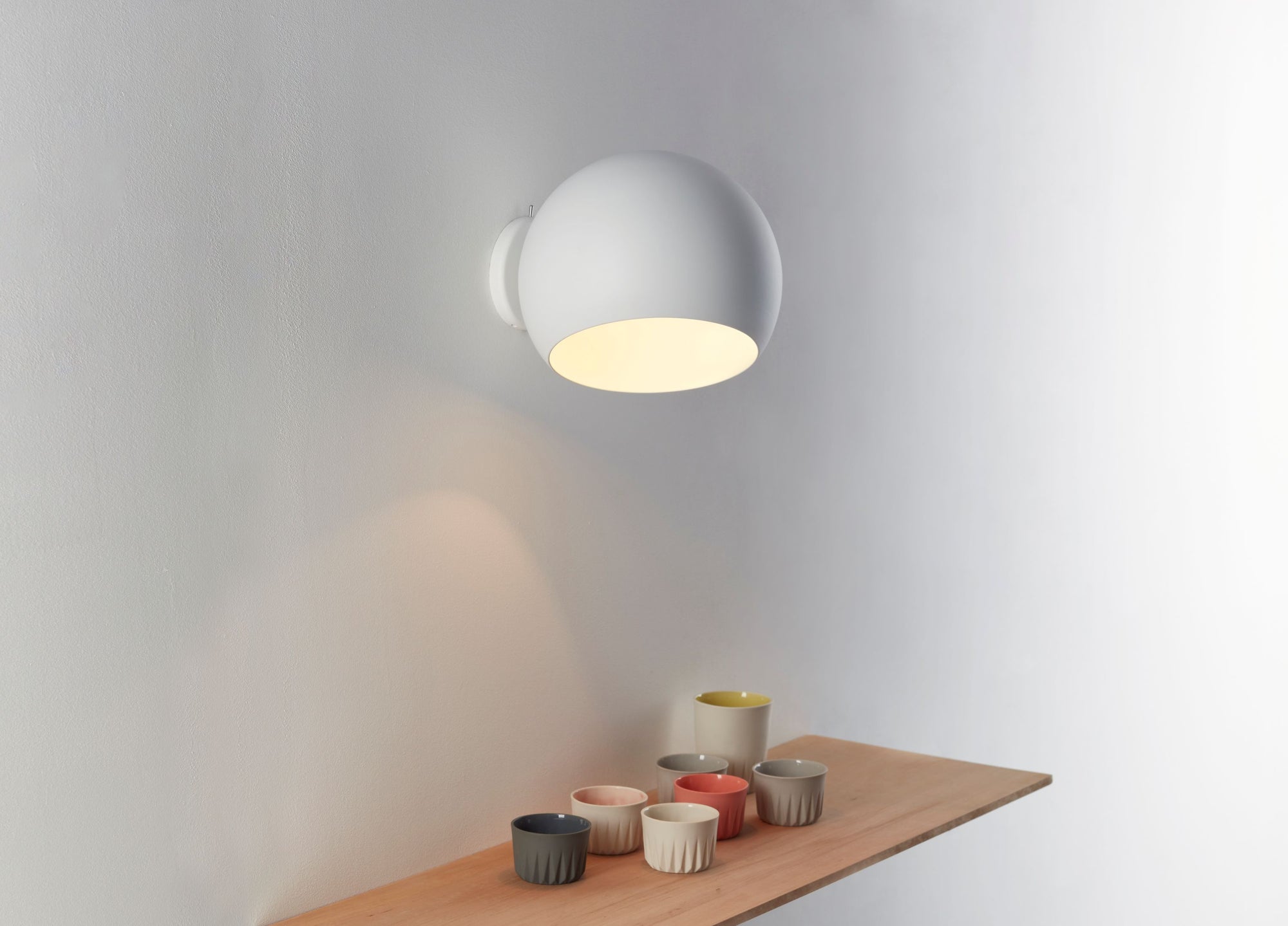 NYTA Tilt Globe Wall