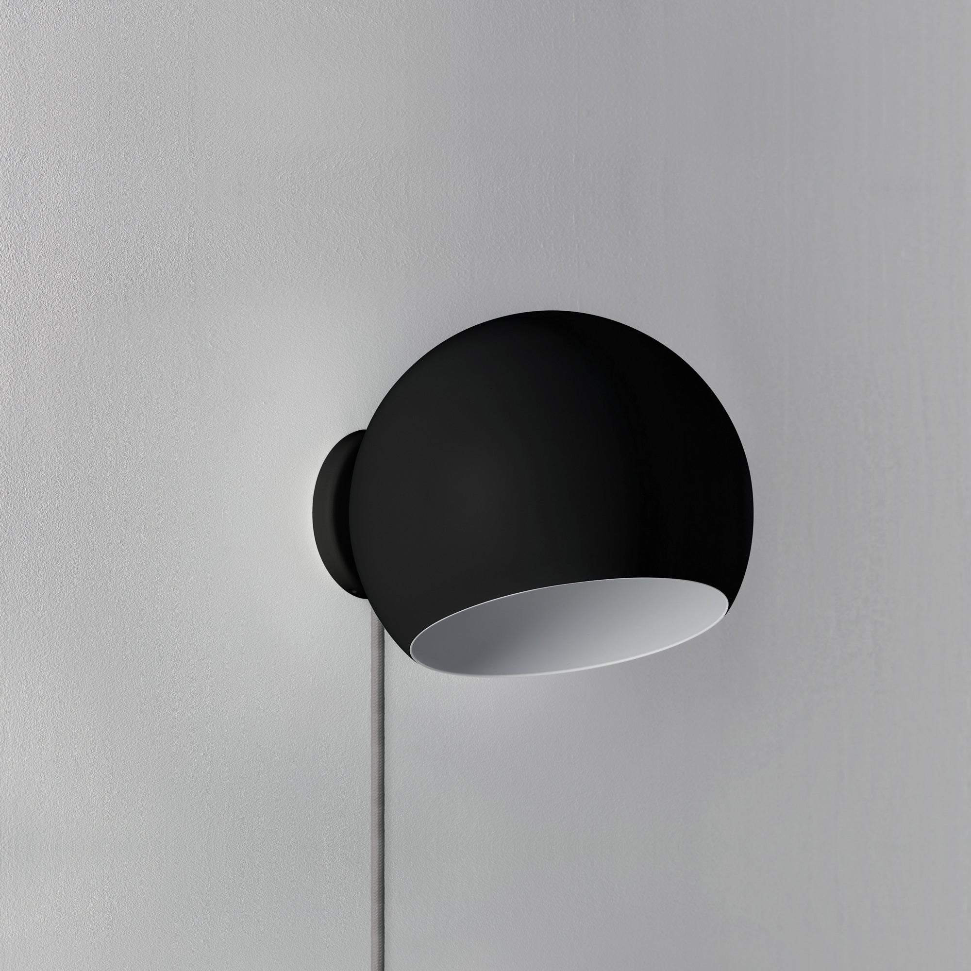 NYTA Tilt Globe Wall