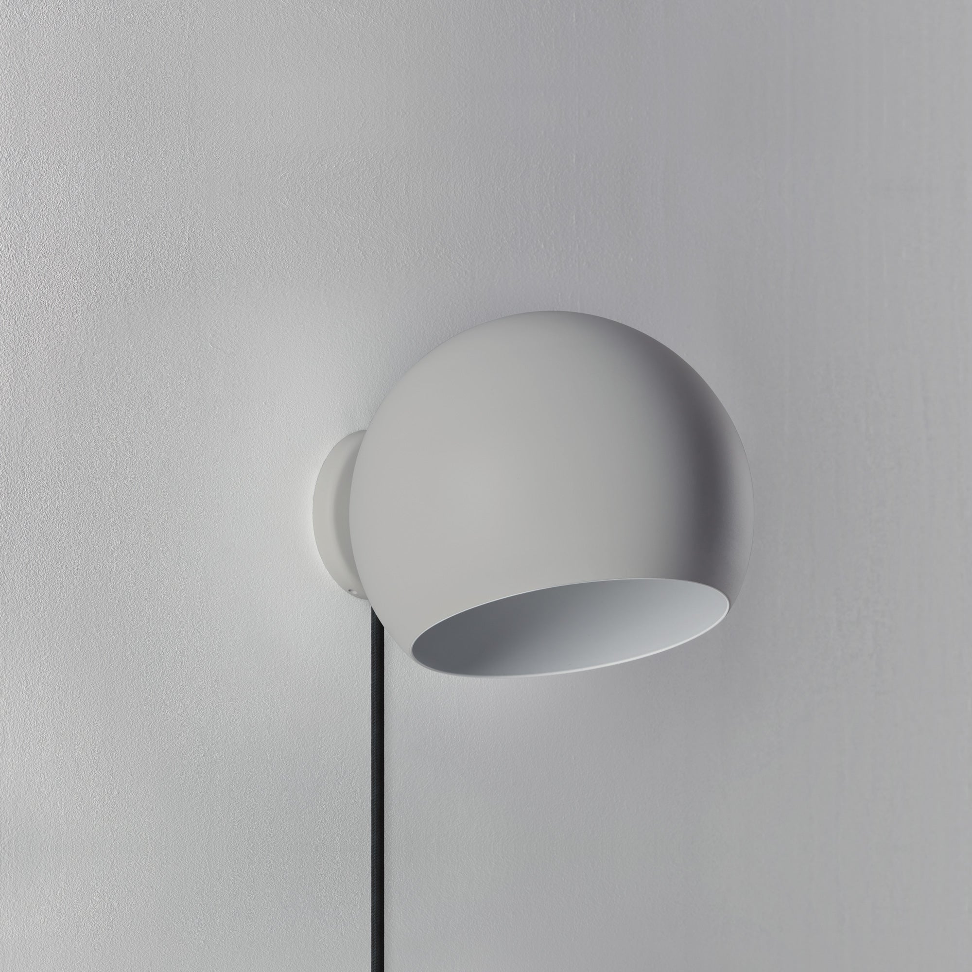 NYTA Tilt Globe Wall