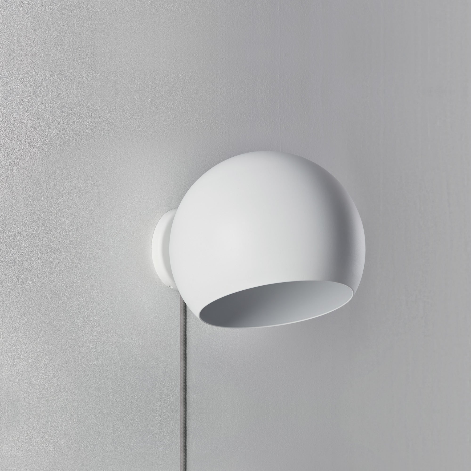 NYTA Tilt Globe Wall