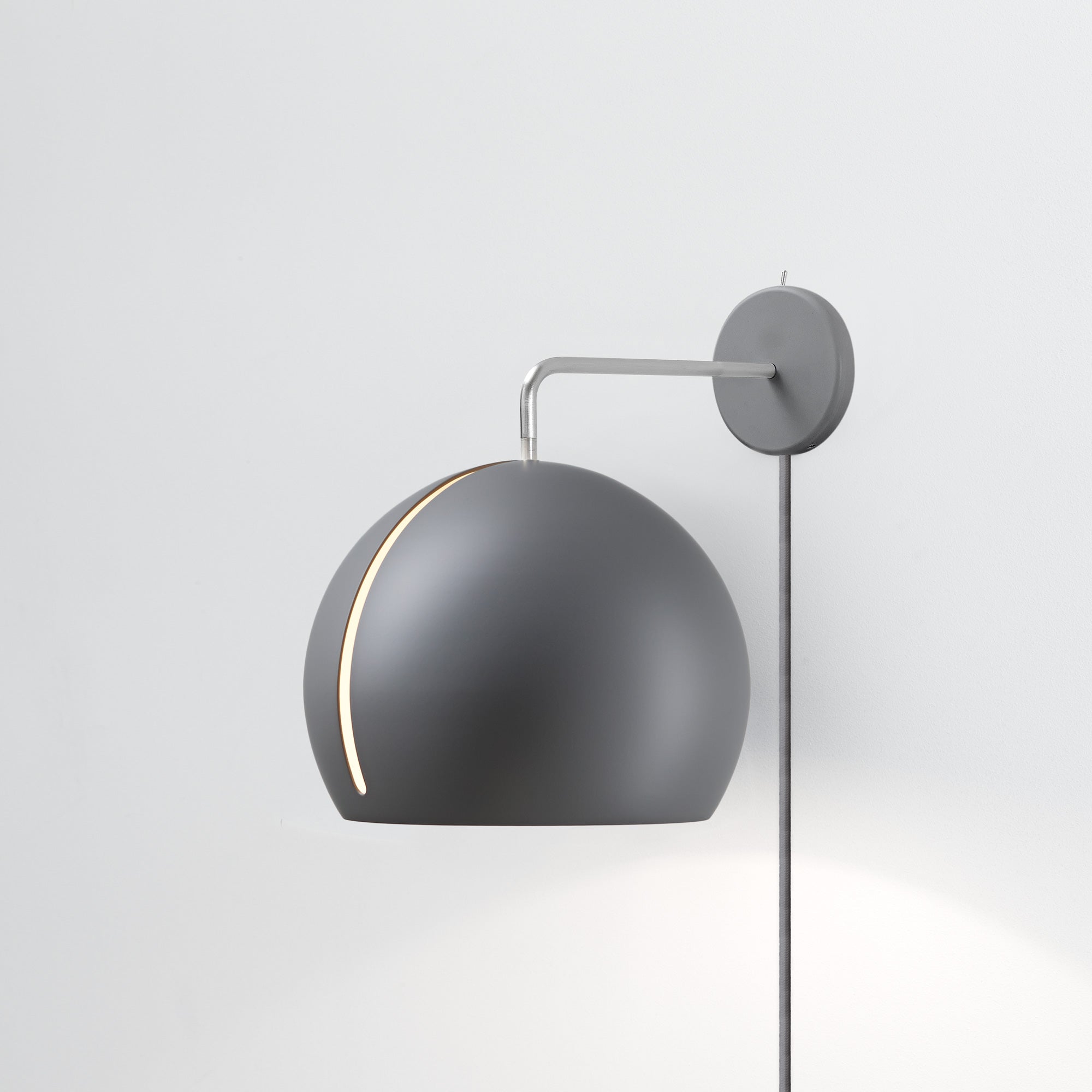 NYTA Tilt Globe Wall