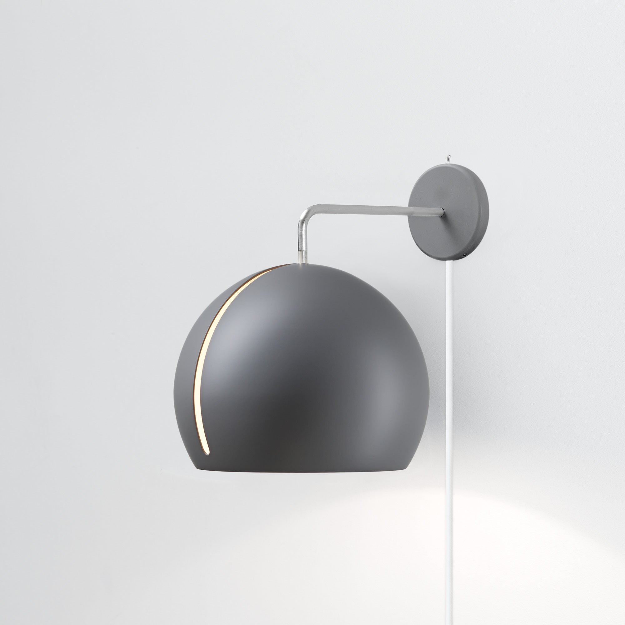 NYTA Tilt Globe Wall