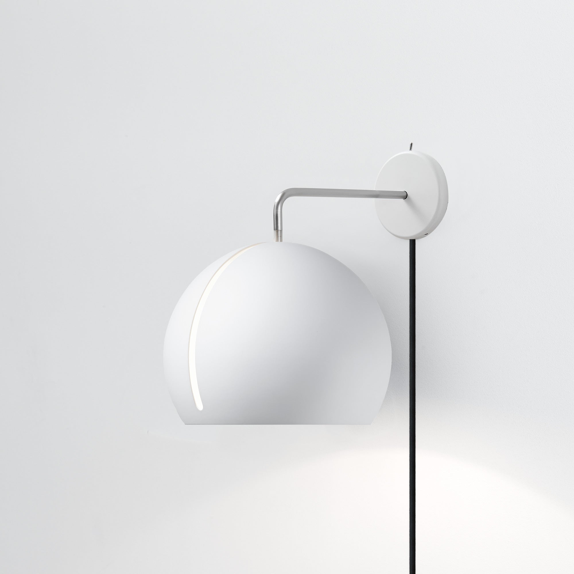 NYTA Tilt Globe Wall