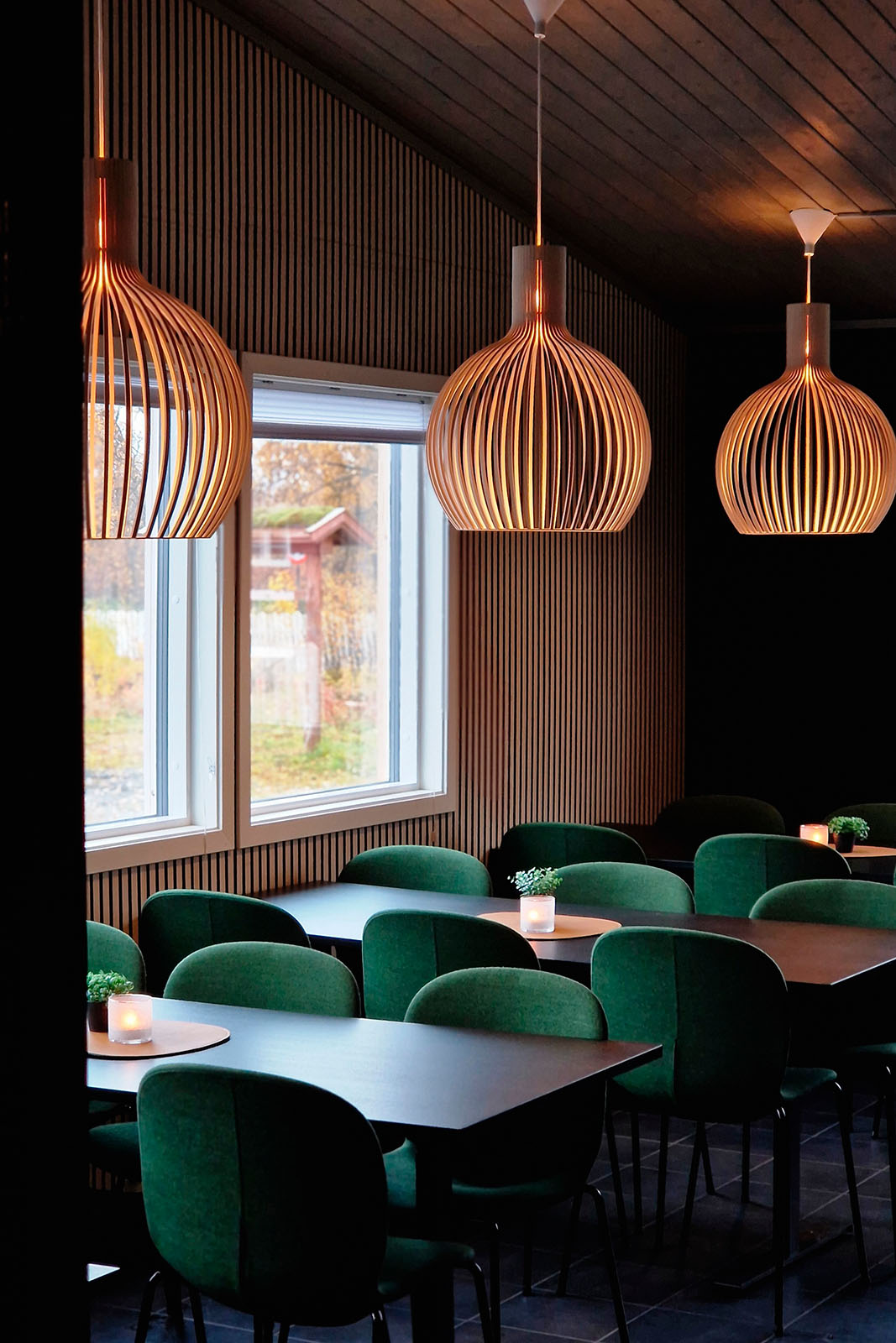 Stabbursdalen Resort.
Porsanger, Norway.
Interior designing by Front Interiør AS.
Photo by Linn Sæten.
